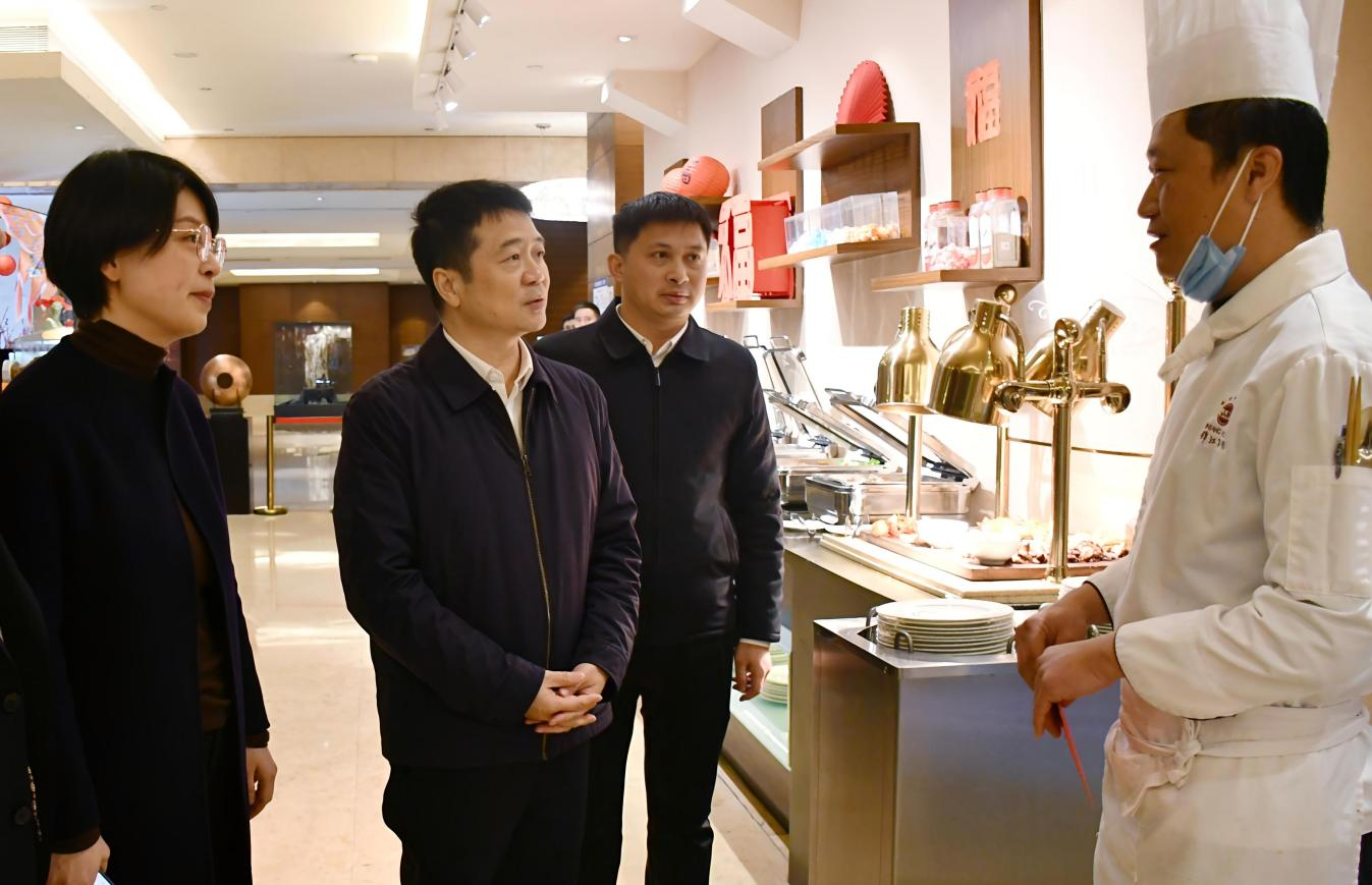 省ng28南宫相信品牌力量集团领导率队开展春节前走访慰问